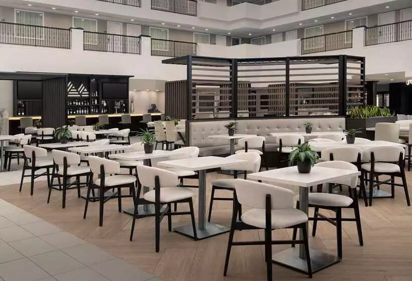 Embassy Suites La Quinta Hotel & Spa