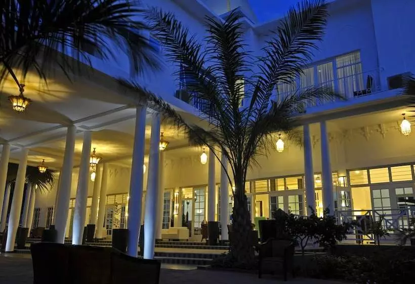 Отель Coco Ocean Resort & Spa