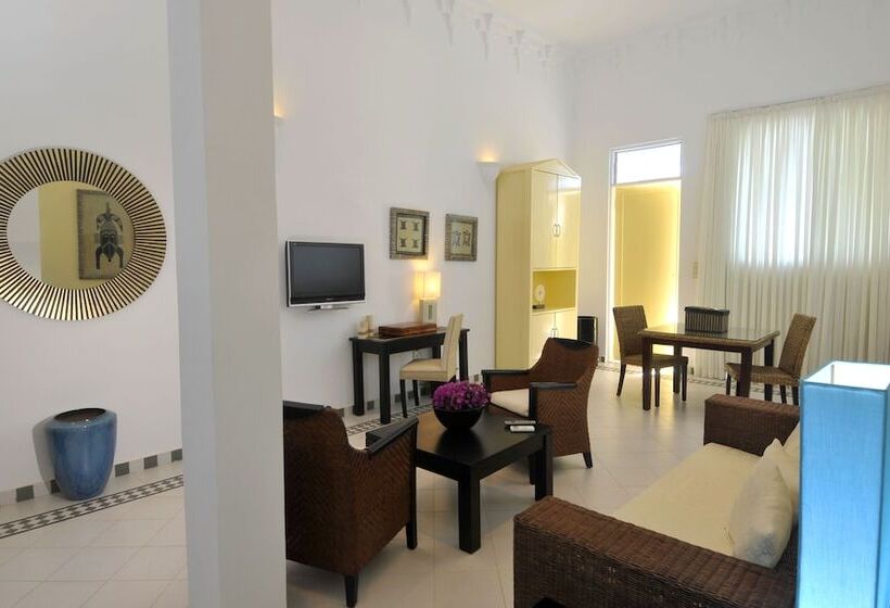 Отель Coco Ocean Resort & Spa