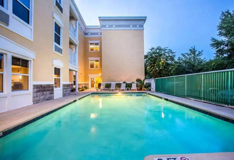 בית מלון כפרי Comfort Suites At Isle Of Palms Connector