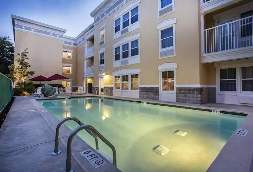 בית מלון כפרי Comfort Suites At Isle Of Palms Connector