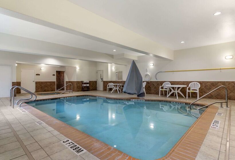 هتل Comfort Suites Medical Center Near Six Flags