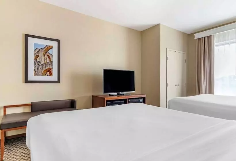 בית מלון כפרי Comfort Suites Medical Center Near Six Flags