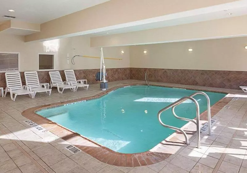 בית מלון כפרי Comfort Suites Medical Center Near Six Flags