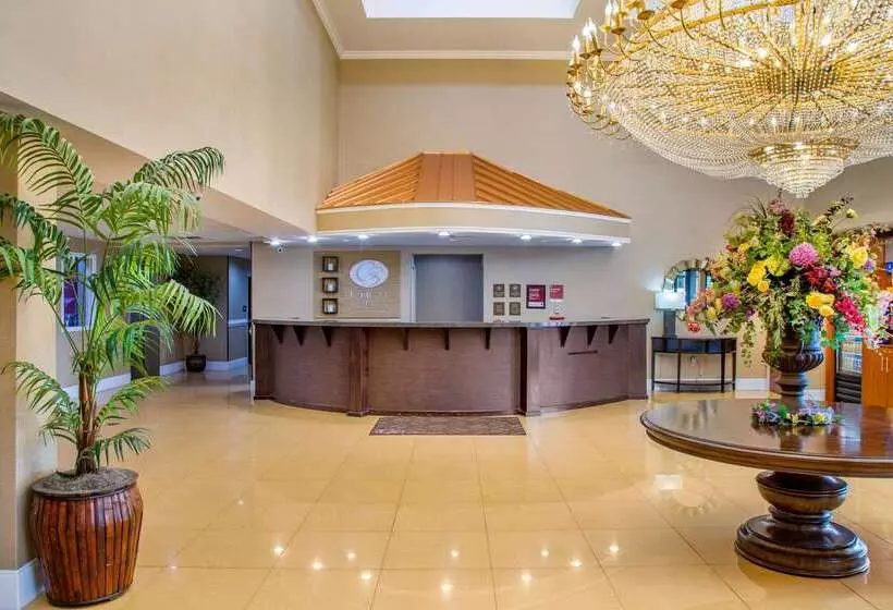 ホテル Comfort Suites Savannah Gateway I95
