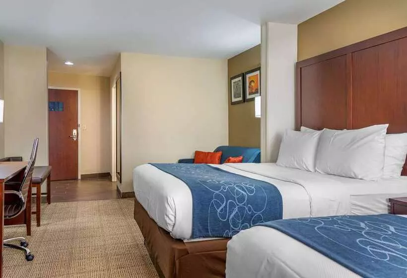 ホテル Comfort Suites Savannah Gateway I95