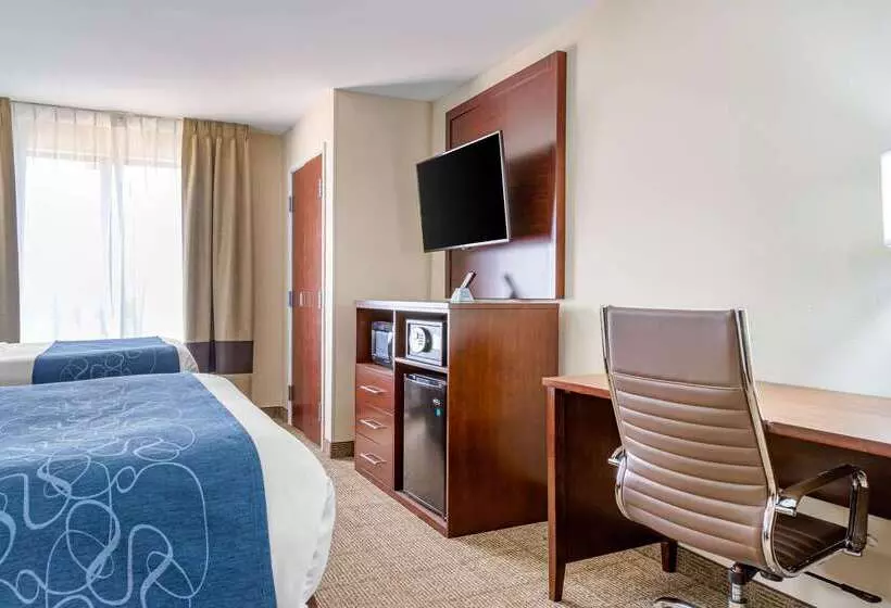 ホテル Comfort Suites Savannah Gateway I95