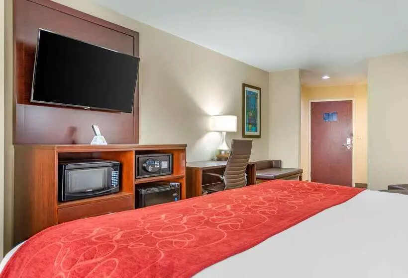 ホテル Comfort Suites Savannah Gateway I95