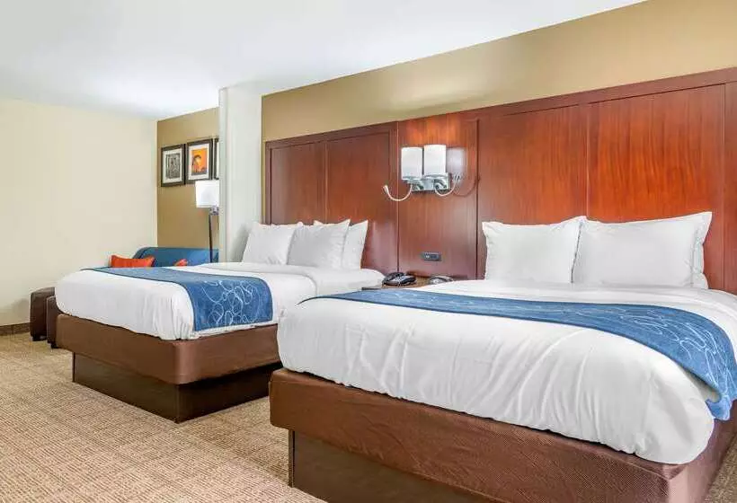 ホテル Comfort Suites Savannah Gateway I95