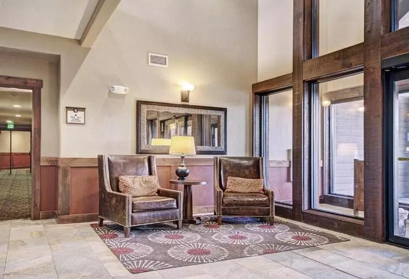 فندق Crystal Peak Lodge By Vail Resorts