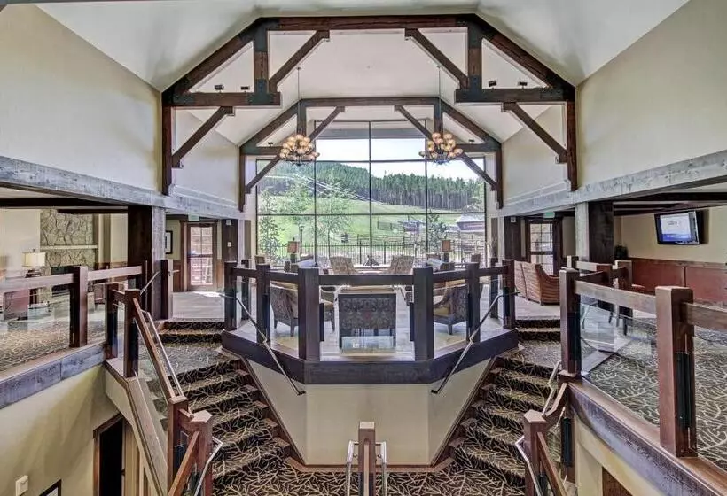 فندق Crystal Peak Lodge By Vail Resorts