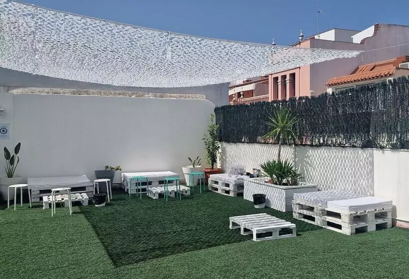 هتل Y Apartamentos Doña Lola