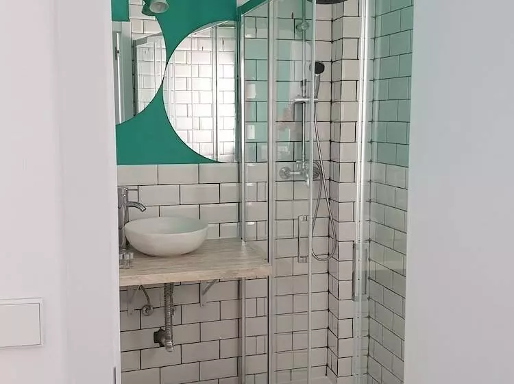 هتل Y Apartamentos Doña Lola