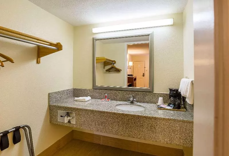 호텔 Econo Lodge Huntsville University Area