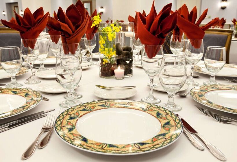 Embassy Suites La Quinta Hotel & Spa