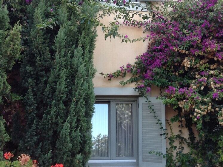 هتل Emelisse Nature Resort