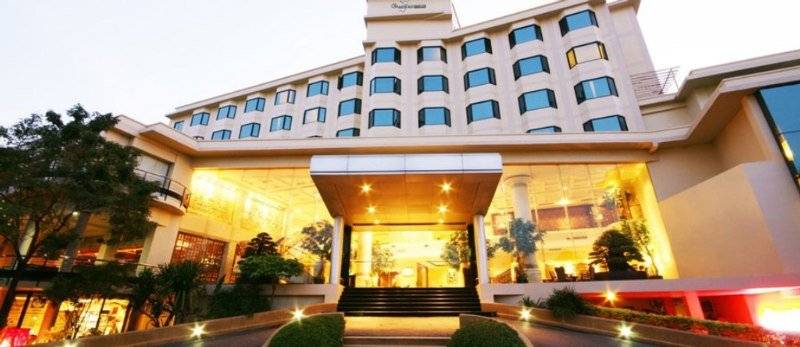 בית מלון כפרי The Grand Riverside