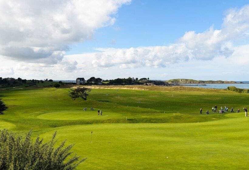 Отель Lagrange Vacances Les Roches Douvres