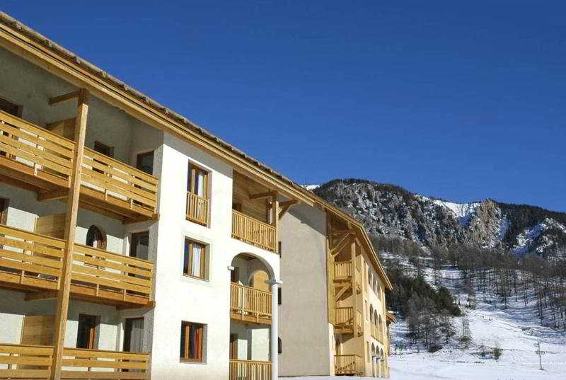 Отель Les Granges D Arvieux