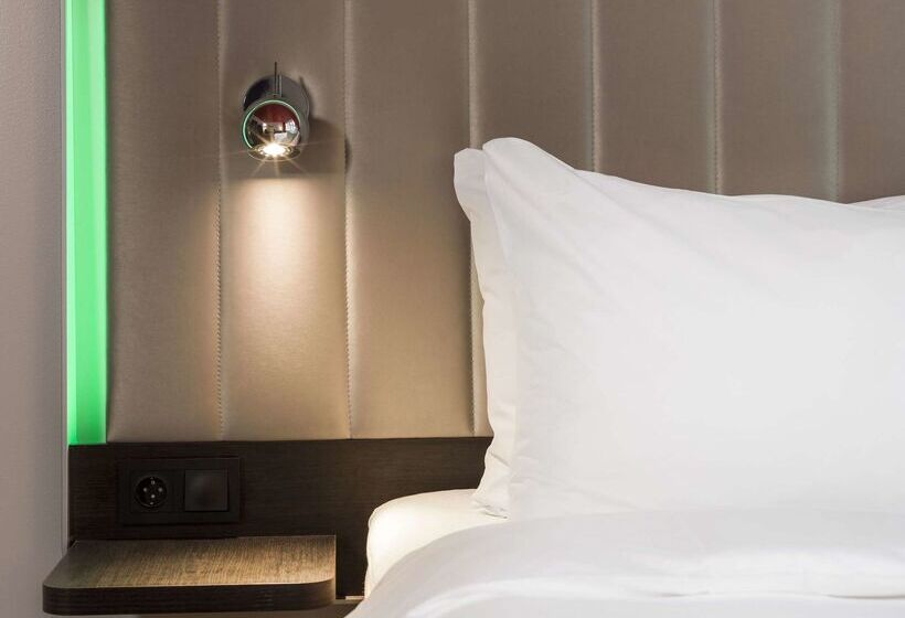 هتل Radisson Red Oslo City Centre