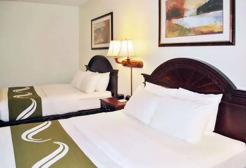 هتل Quality Inn & Suites Airport North