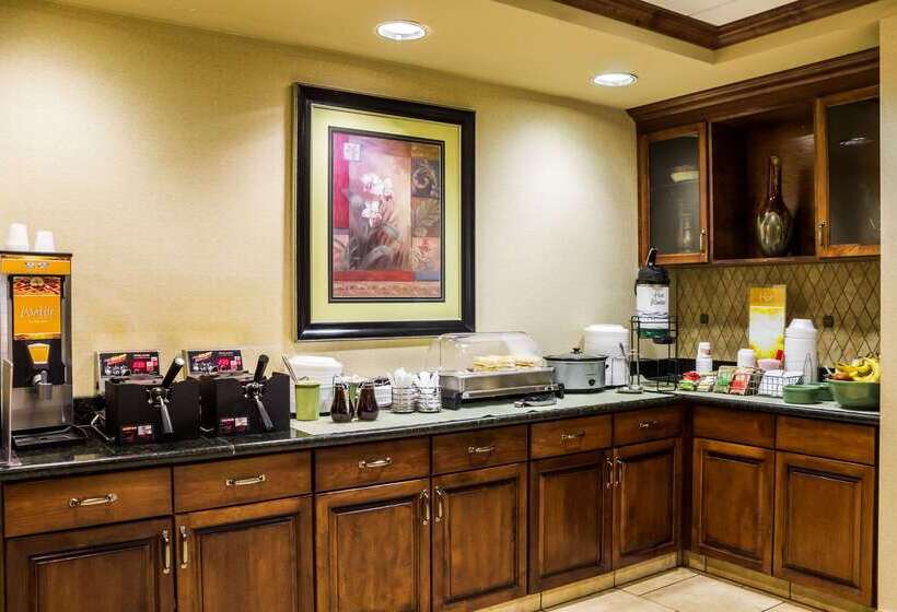 فندق Quality Inn & Suites Airport North