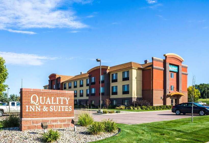فندق Quality Inn & Suites Airport North