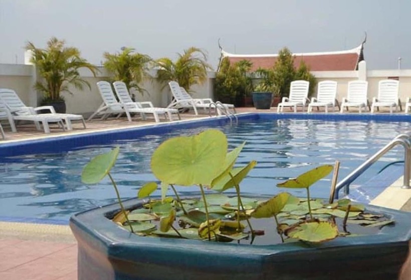 هتل Rambuttri Village Plaza