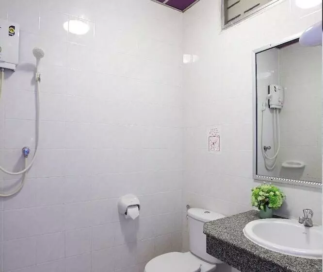 هتل Rambuttri Village Plaza