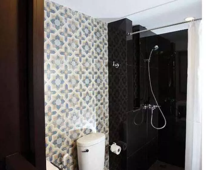 هتل Rambuttri Village Plaza