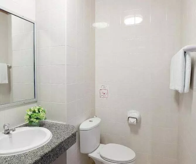 هتل Rambuttri Village Plaza