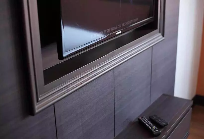 هتل Rambuttri Village Plaza