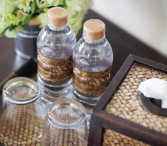 هتل Rambuttri Village Plaza