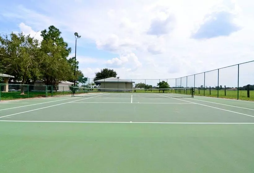 Szálloda Rodeway Inn & Suites