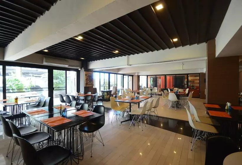 هتل Solace At Srinakarin