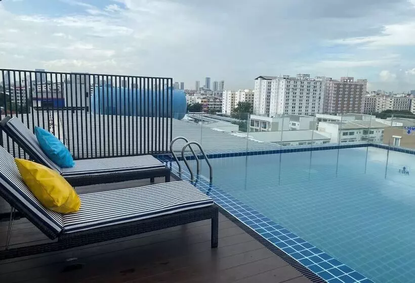 هتل Solace At Srinakarin