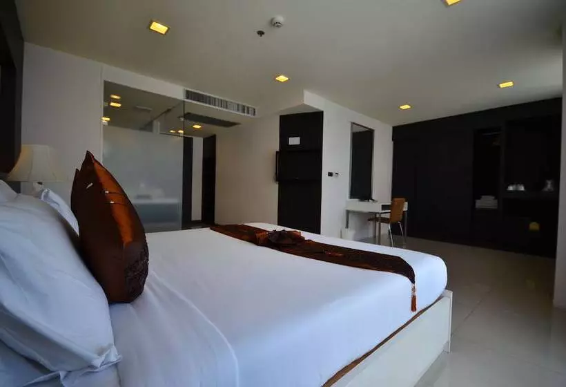 هتل Solace At Srinakarin