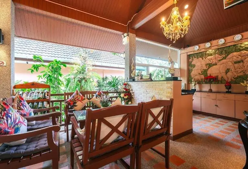 Hotelli Thai Modern Resort & Spa Newly Renovated