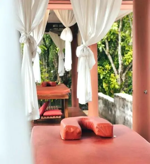 Hotelli Thai Modern Resort & Spa Newly Renovated
