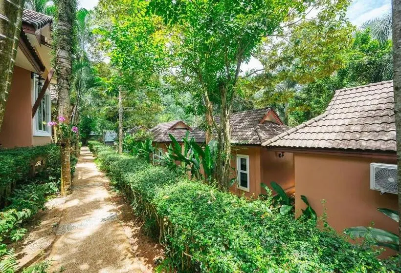 Hotelli Thai Modern Resort & Spa Newly Renovated