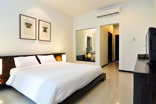 酒店 Two Villas Holiday Oriental Style Nai Harn Beach