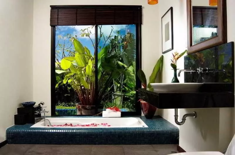 ホテル Two Villas Holiday Oriental Style Nai Harn Beach