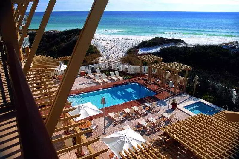 هتل Watercolor Inn & Resort