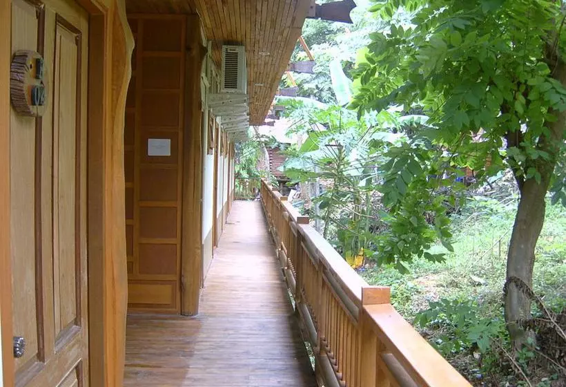 Phuttachot Resort