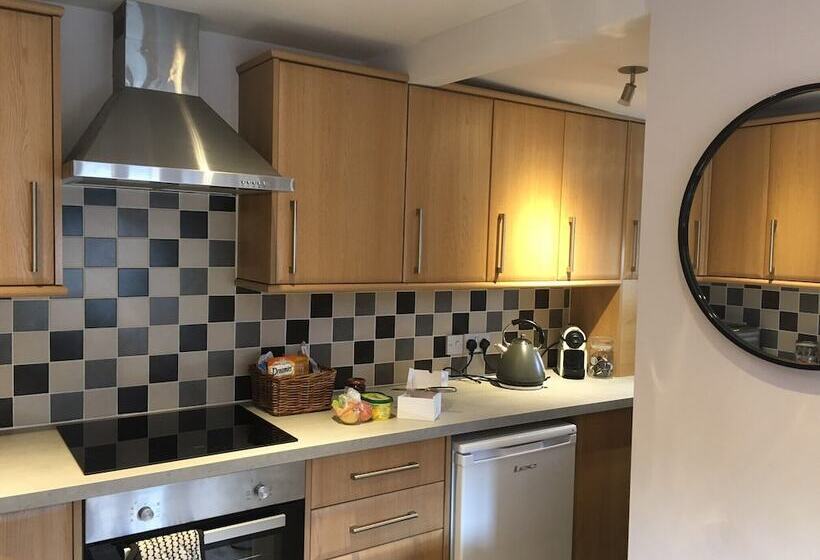 Cosy Lincs Wolds Cottage In Picturesque Tealby