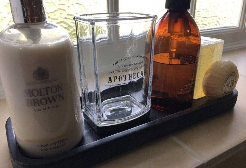 Cosy Lincs Wolds Cottage In Picturesque Tealby