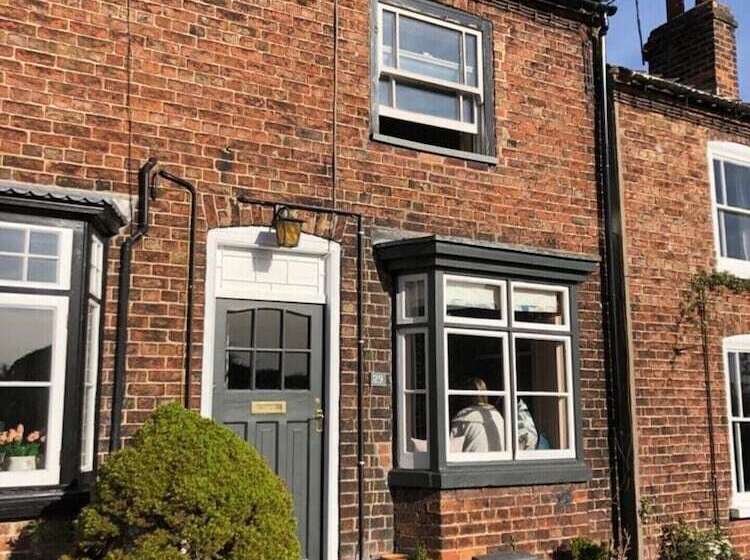 Cosy Lincs Wolds Cottage In Picturesque Tealby