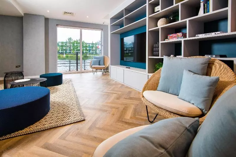 ホテル Staybridge Suites   Cardiff, An Ihg