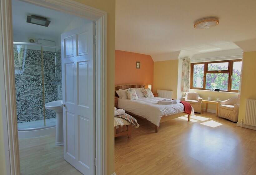 Meadow Rise Guest House