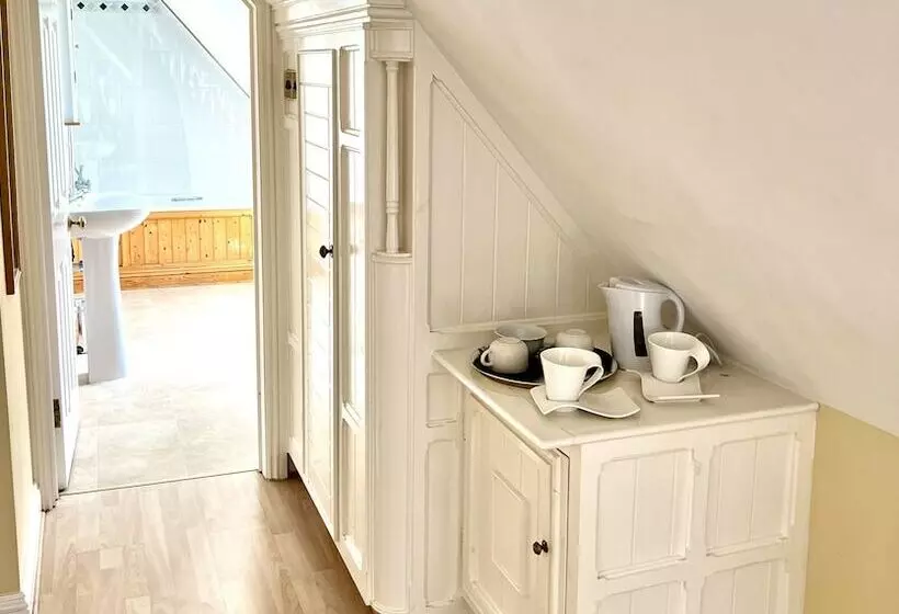 Meadow Rise Guest House
